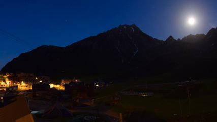 Grand Tourmalet: La mongie village - 1750m (skaping.com)
