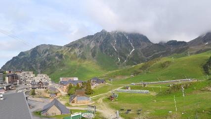 Grand Tourmalet: La mongie village - 1750m (skaping.com)