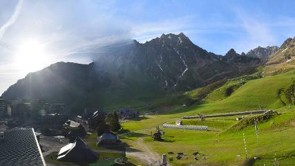 Grand Tourmalet: La mongie village - 1750m (skaping.com)