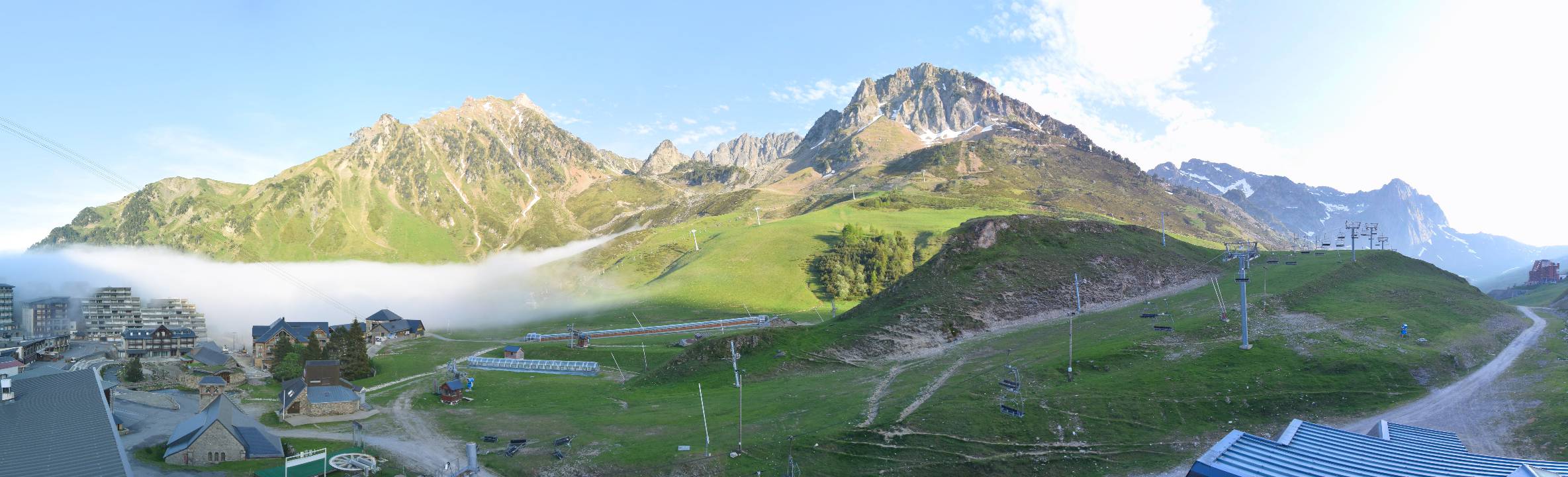 Webcam Grand Tourmalet: La mongie village - 1750m