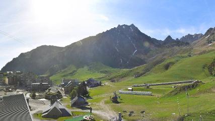 Grand Tourmalet: La mongie village - 1750m (skaping.com)