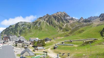 Grand Tourmalet: La mongie village - 1750m (skaping.com)