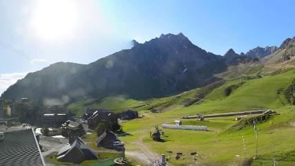 Grand Tourmalet: La mongie village - 1750m (skaping.com)