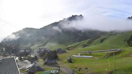 Grand Tourmalet: La mongie village - 1750m (skaping.com)