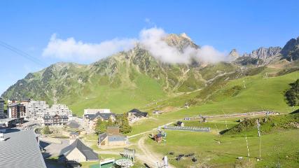 Grand Tourmalet: La mongie village - 1750m (skaping.com)