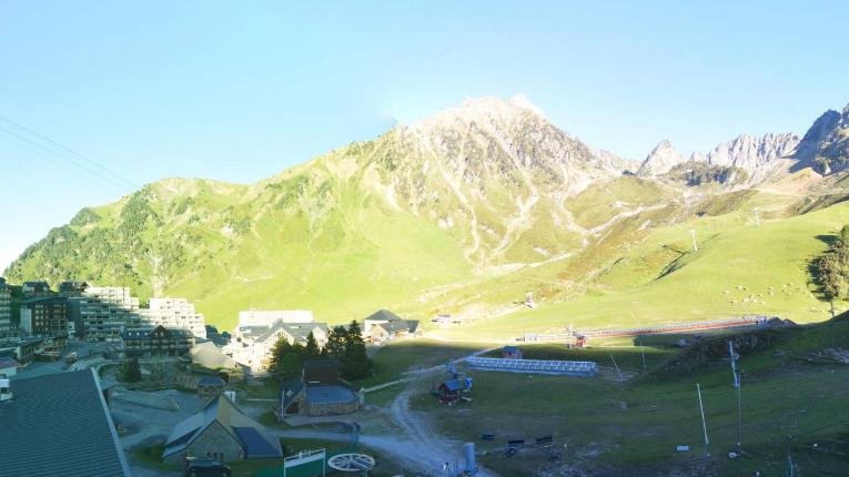 Webcam Grand Tourmalet: La mongie village - 1750m