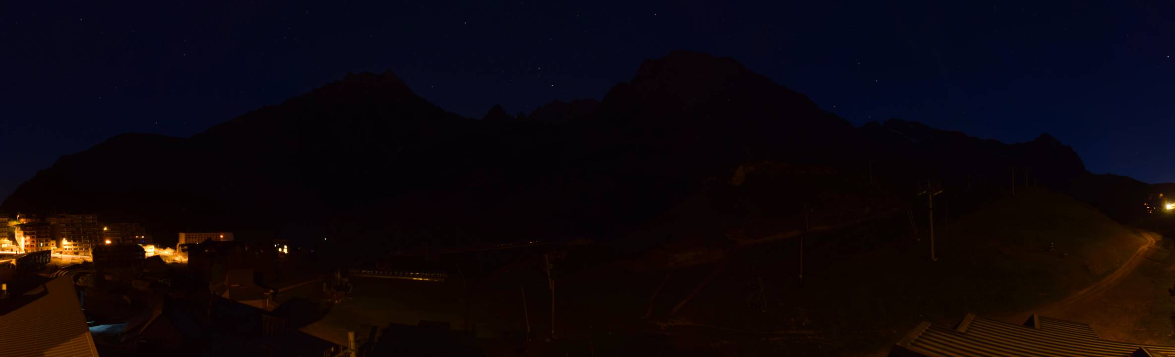 Webcam Grand Tourmalet: La mongie village - 1750m