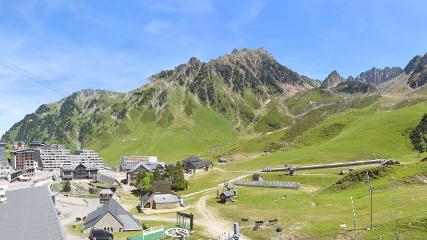 Grand Tourmalet: La mongie village - 1750m (skaping.com)