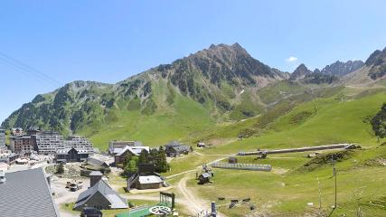 Grand Tourmalet: La mongie village - 1750m (skaping.com)