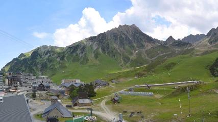 Grand Tourmalet: La mongie village - 1750m (skaping.com)