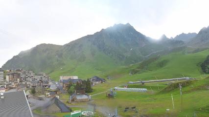 Grand Tourmalet: La mongie village - 1750m (skaping.com)