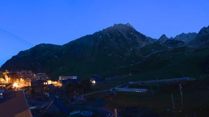 Grand Tourmalet: La mongie village - 1750m (skaping.com)
