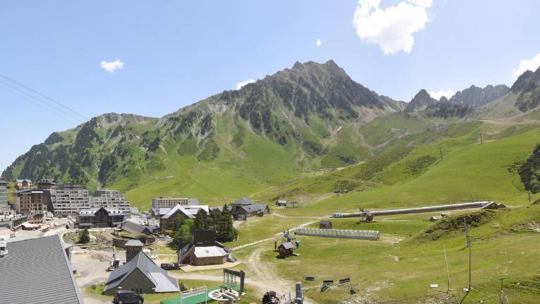 Webcam Grand Tourmalet: La mongie village - 1750m