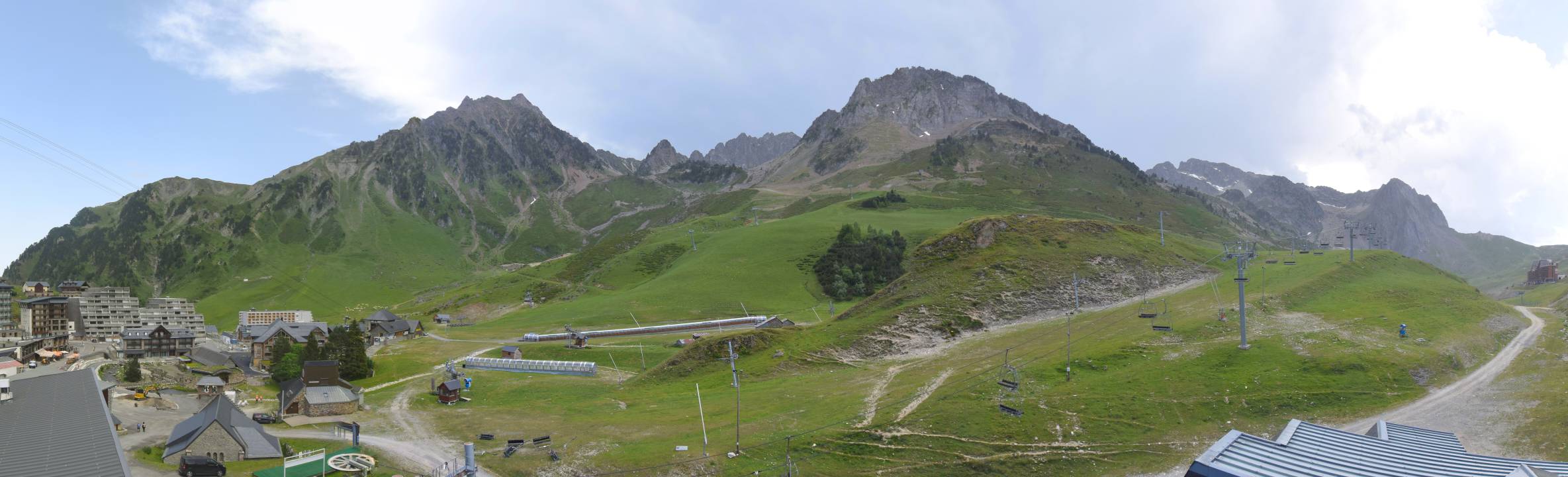 Webcam Grand Tourmalet: La mongie village - 1750m