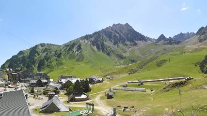 Grand Tourmalet: La mongie village - 1750m (skaping.com)