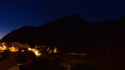 Grand Tourmalet: La mongie village - 1750m (skaping.com)