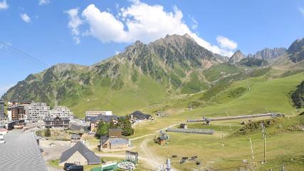 Grand Tourmalet: La mongie village - 1750m (skaping.com)