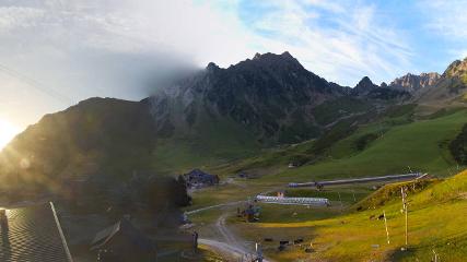 Grand Tourmalet: La mongie village - 1750m (skaping.com)