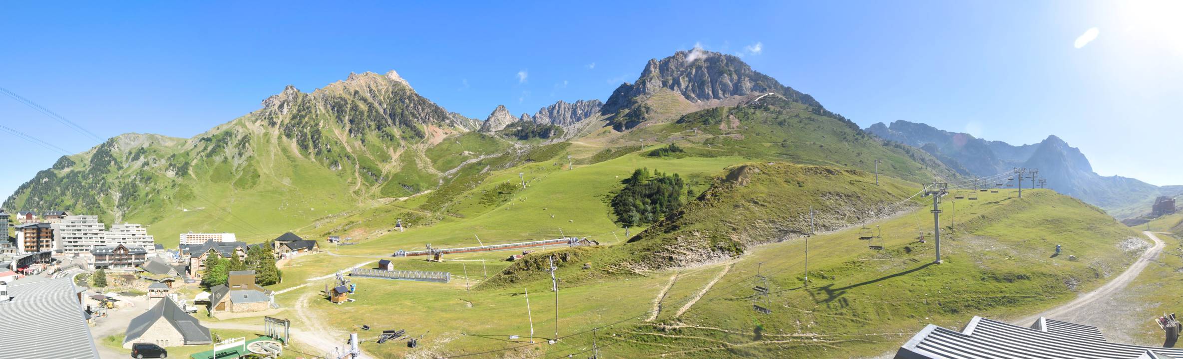 Webcam Grand Tourmalet: La mongie village - 1750m