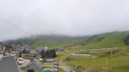 Grand Tourmalet: La mongie village - 1750m (skaping.com)
