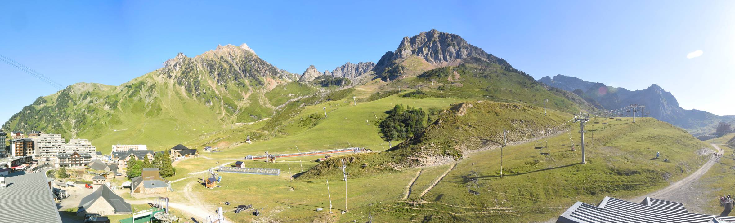 Webcam Grand Tourmalet: La mongie village - 1750m