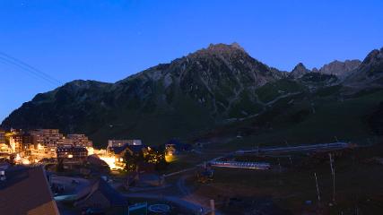 Grand Tourmalet: La mongie village - 1750m (skaping.com)