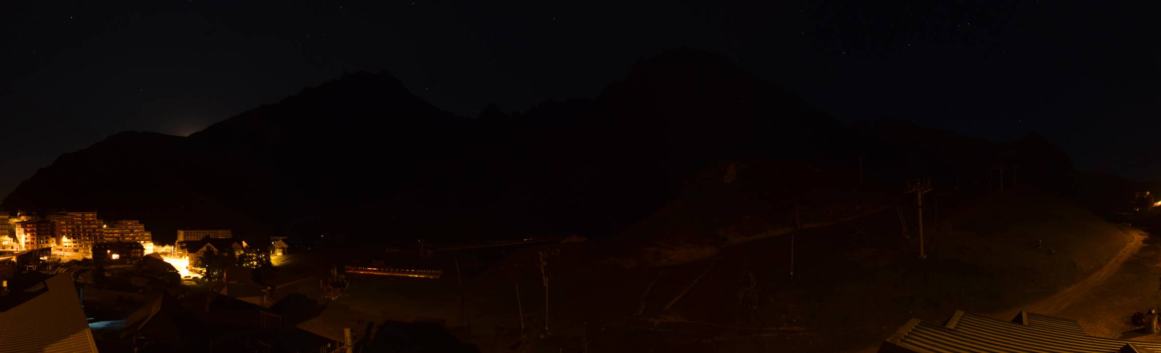 Webcam Grand Tourmalet: La mongie village - 1750m