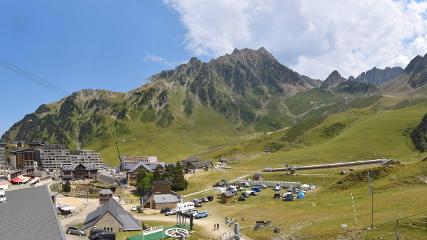 Grand Tourmalet: La mongie village - 1750m (skaping.com)