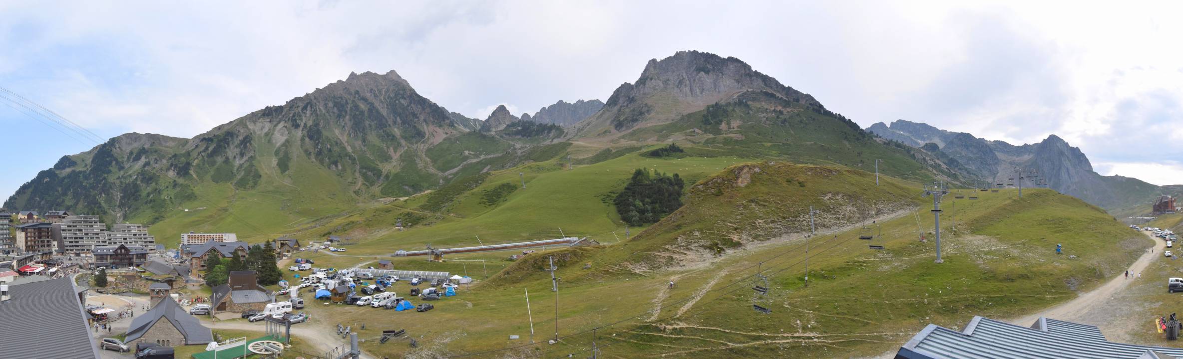 Webcam Grand Tourmalet: La mongie village - 1750m