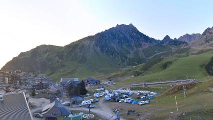 Grand Tourmalet: La mongie village - 1750m (skaping.com)