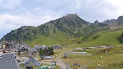 Grand Tourmalet: La mongie village - 1750m (skaping.com)