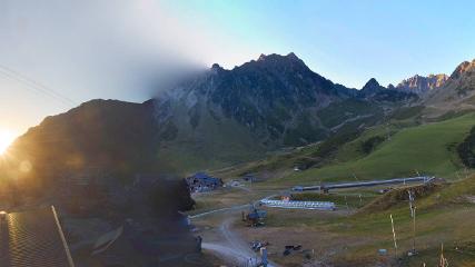 Grand Tourmalet: La mongie village - 1750m (skaping.com)