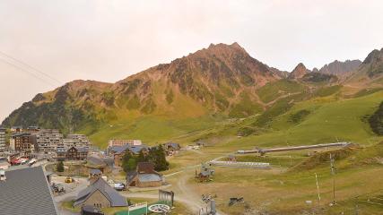 Grand Tourmalet: La mongie village - 1750m (skaping.com)