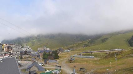 Grand Tourmalet: La mongie village - 1750m (skaping.com)