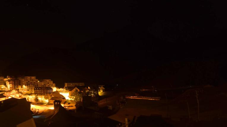 Webcam Grand Tourmalet: La mongie village - 1750m
