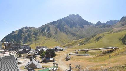 Grand Tourmalet: La mongie village - 1750m (skaping.com)