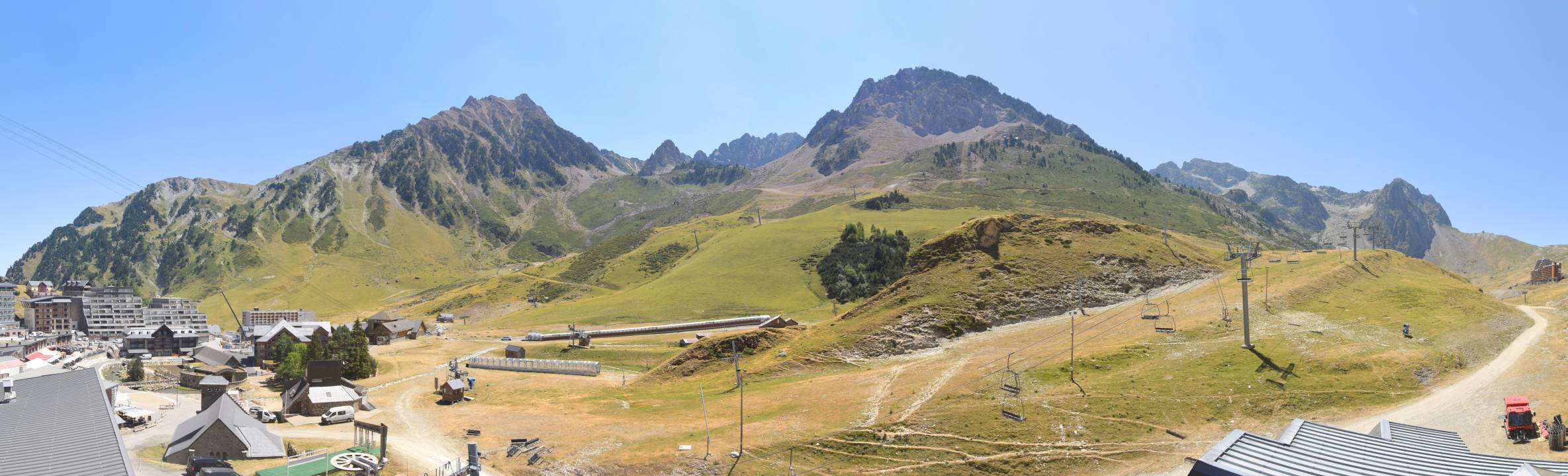 Webcam Grand Tourmalet: La mongie village - 1750m
