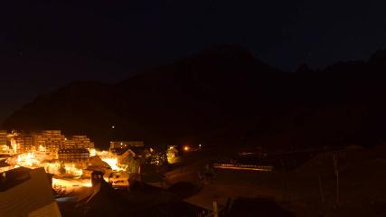 Grand Tourmalet: La mongie village - 1750m (skaping.com)