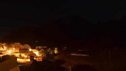 Grand Tourmalet: La mongie village - 1750m (skaping.com)