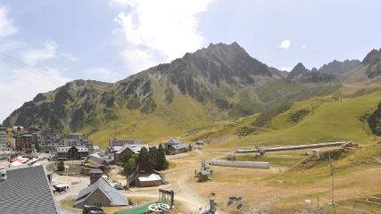 Grand Tourmalet: La mongie village - 1750m (skaping.com)