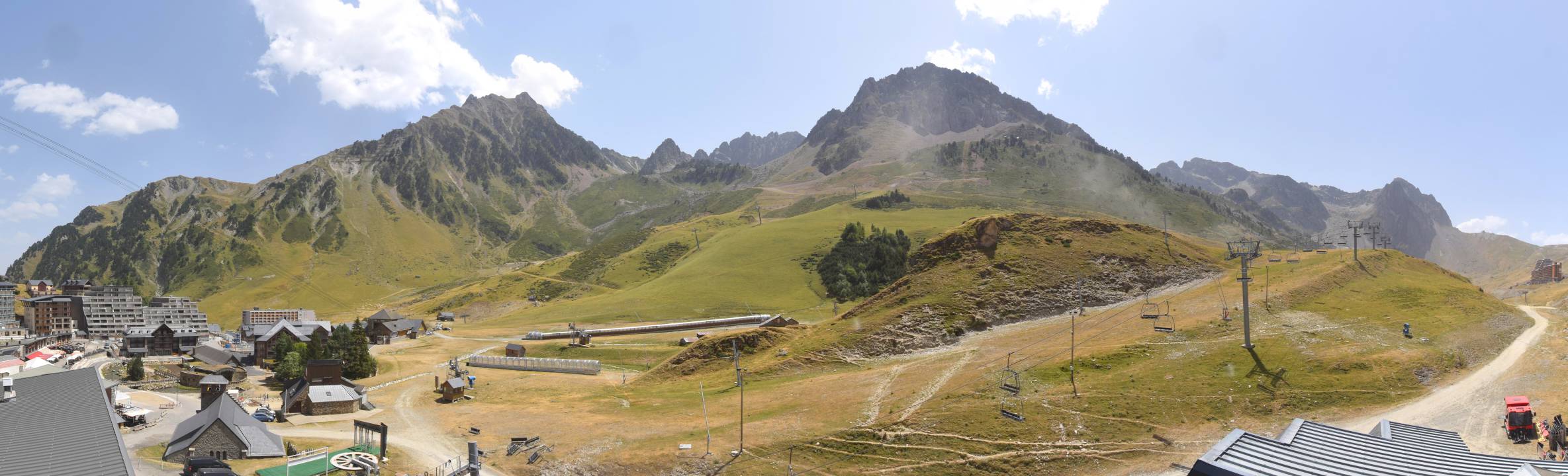 Webcam Grand Tourmalet: La mongie village - 1750m
