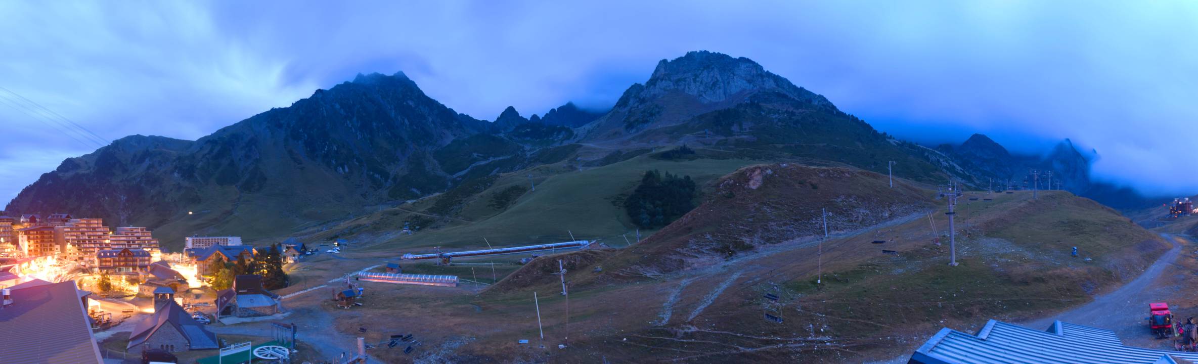 Webcam Grand Tourmalet: La mongie village - 1750m