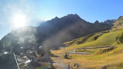 Grand Tourmalet: La mongie village - 1750m (skaping.com)