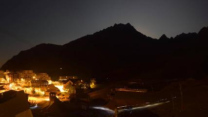 Grand Tourmalet: La mongie village - 1750m (skaping.com)