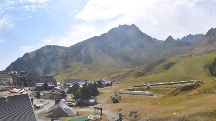 Grand Tourmalet: La mongie village - 1750m (skaping.com)