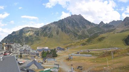 Grand Tourmalet: La mongie village - 1750m (skaping.com)