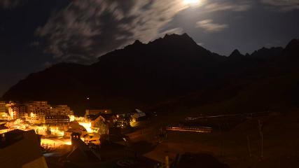 Grand Tourmalet: La mongie village - 1750m (skaping.com)