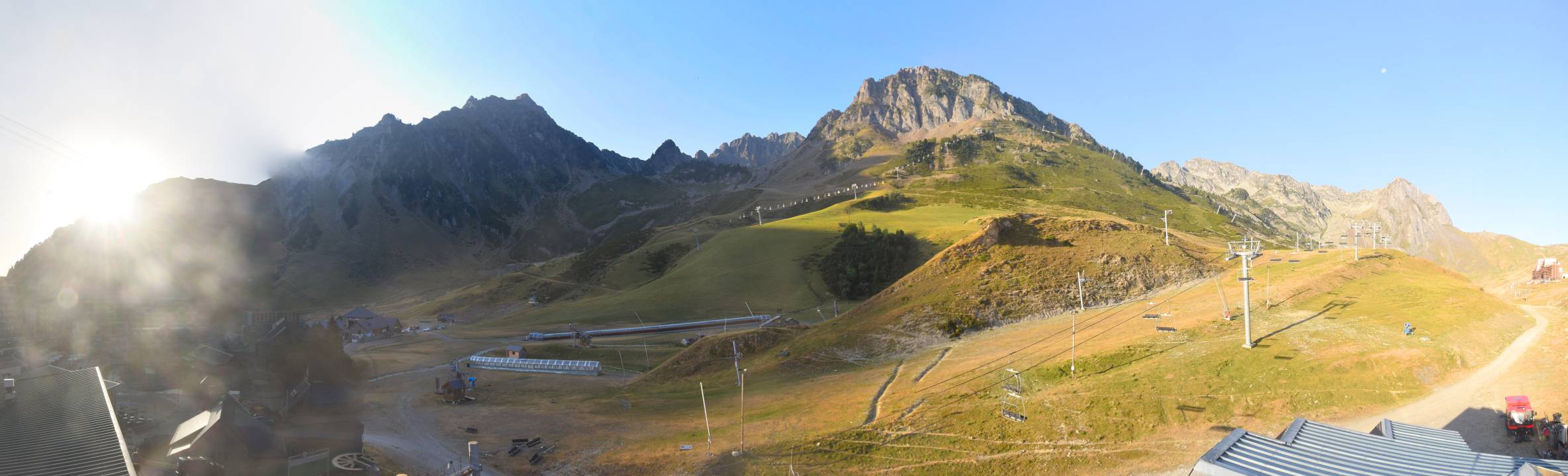 Webcam Grand Tourmalet: La mongie village - 1750m
