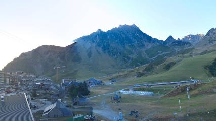 Grand Tourmalet: La mongie village - 1750m (skaping.com)