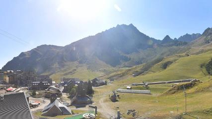 Grand Tourmalet: La mongie village - 1750m (skaping.com)